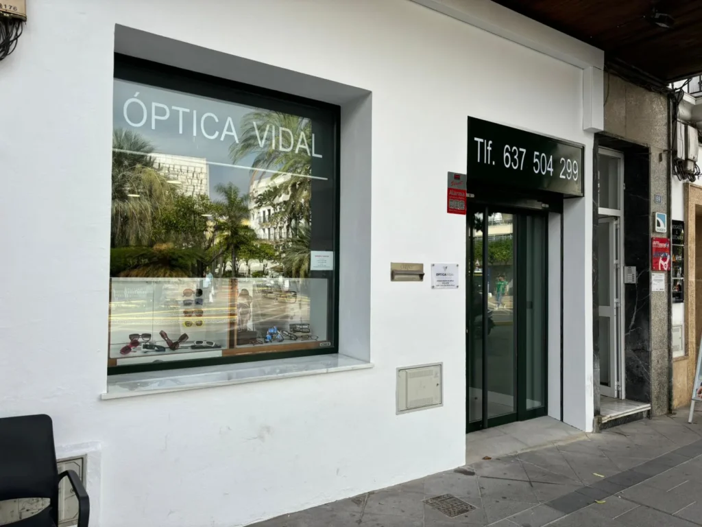Optica-Vidal-en-el-Puerto-Santa-Maria-1-jpeg