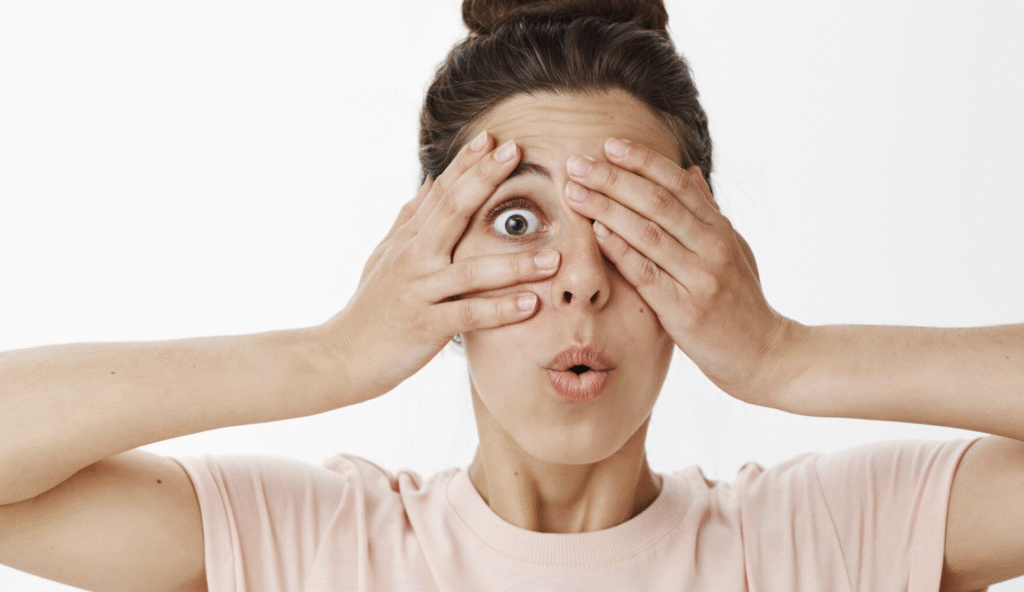 causas-sintomas-ojos-rojos-pican-el-puerto-optica-vidal-3993