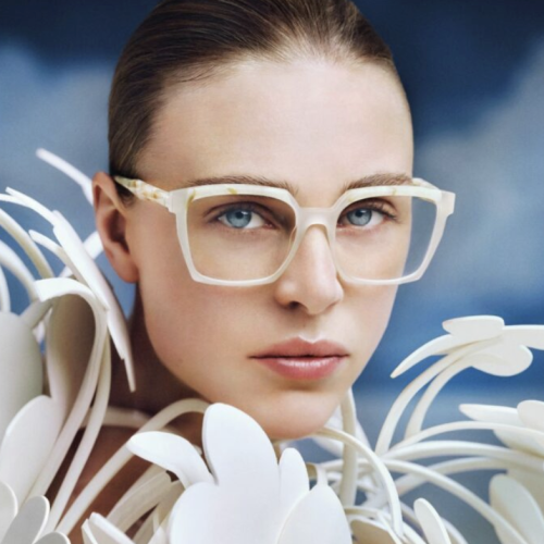 gafas-graduadas-mujer-etnia-barcelona-en-el-puerto-939399 gafas-graduadas-mujer-etnia-barcelona-en-el-puerto-939399